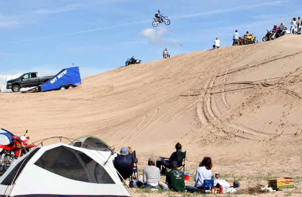 campjump1x.jpg (52365 bytes)