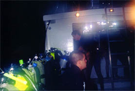 diveboat.jpg (12727 bytes)