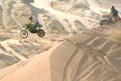 dunesstrngjmp.jpg (11538 bytes)