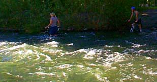 riverbike2.jpg (13272 bytes)